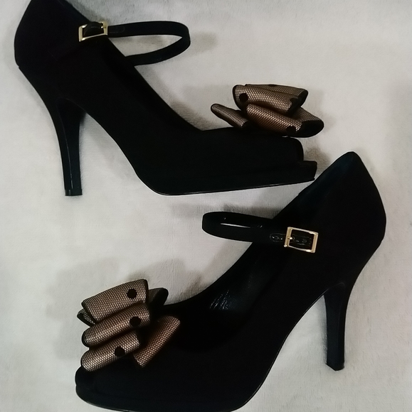 Beverly Feldman black heels 8.5M - Picture 2 of 3